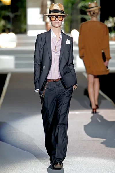 Look 19